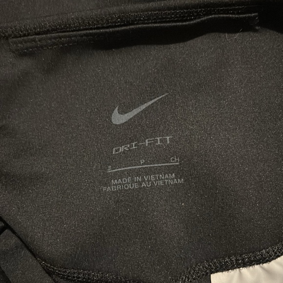 Black High-Waisted Leggings - Picture 2 of 2